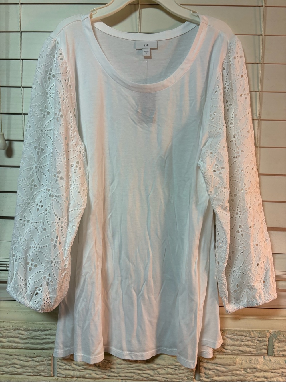 White Eyelet Sleeve Tunic/Top